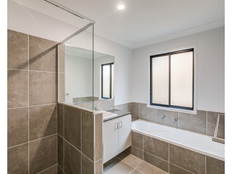 4 Mallow Court, Collingwood Park QLD 4301