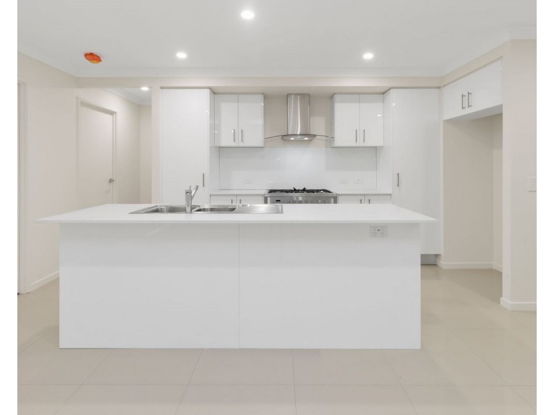 25 Sawmill Drive, Greenbank QLD 4124