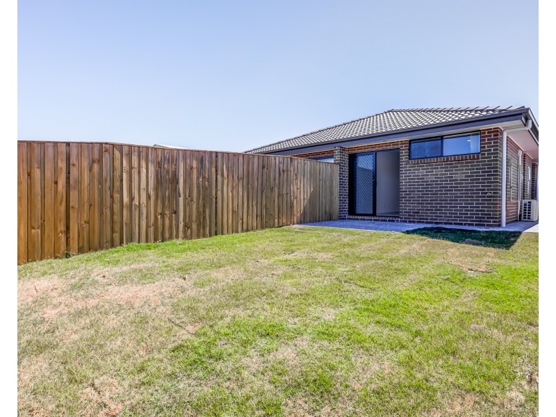 2/78 Mercy Street, Park Ridge QLD 4125