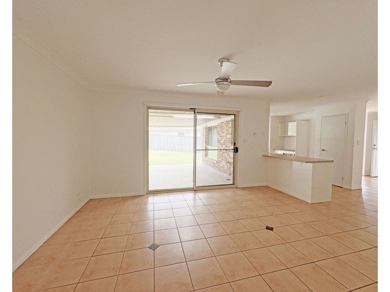 16 Boyer Street, Pacific Pines QLD 4211