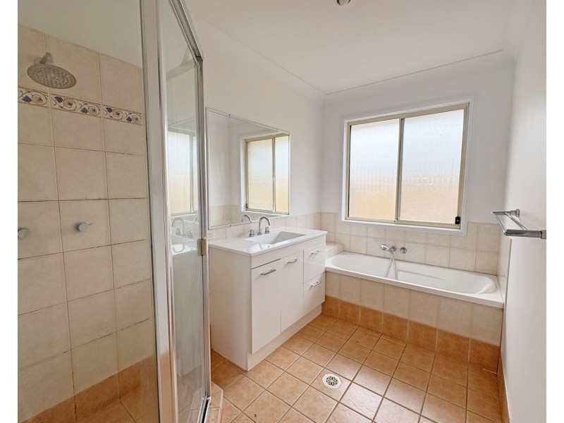 16 Boyer Street, Pacific Pines QLD 4211