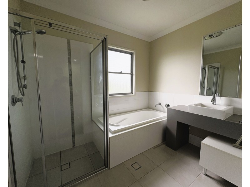 19 The Landings, Upper Coomera QLD 4209