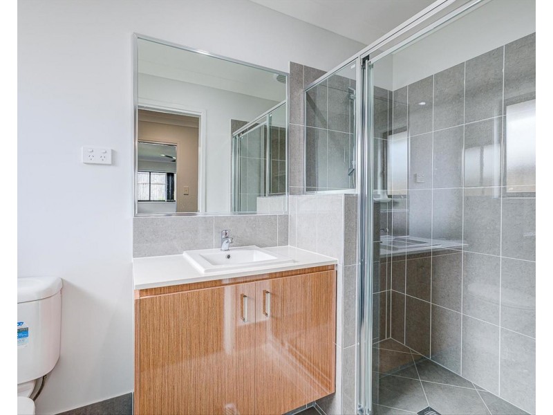 13 Sheepdog Road, Park Ridge QLD 4125