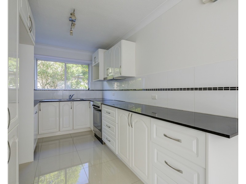 4/19 Huth Street, Labrador QLD 4215