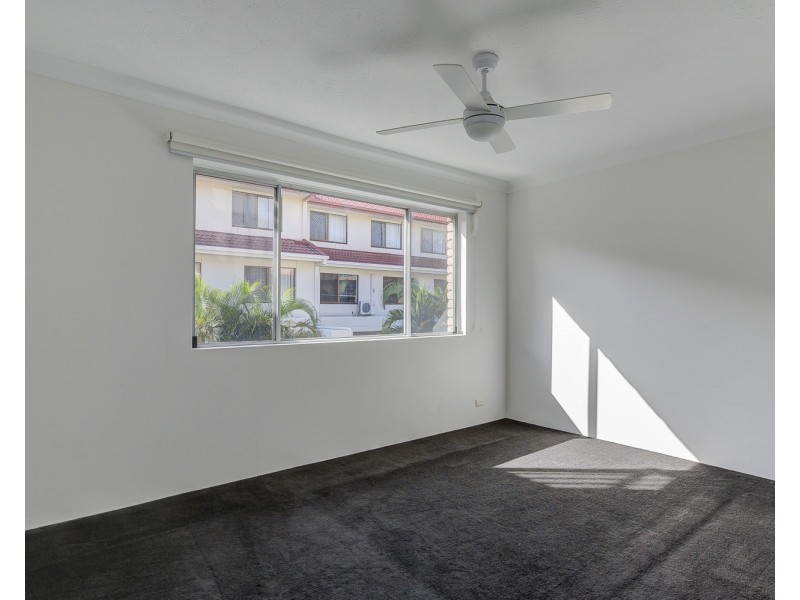 4/19 Huth Street, Labrador QLD 4215