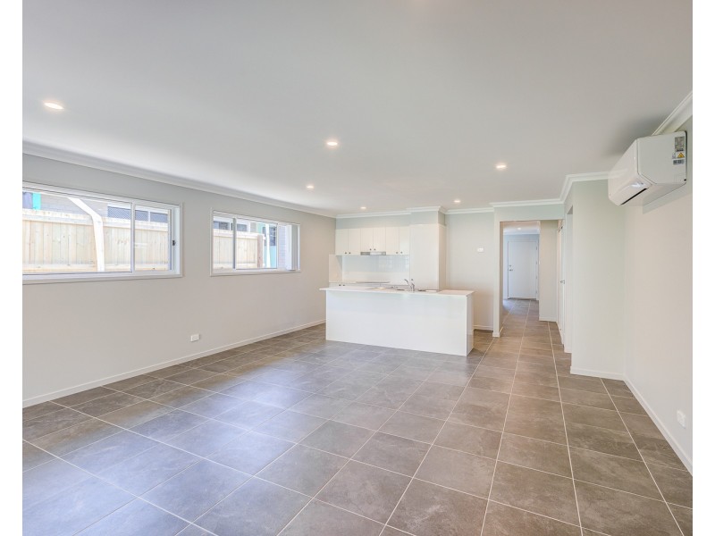 7 Graham Circuit, Logan Reserve QLD 4133