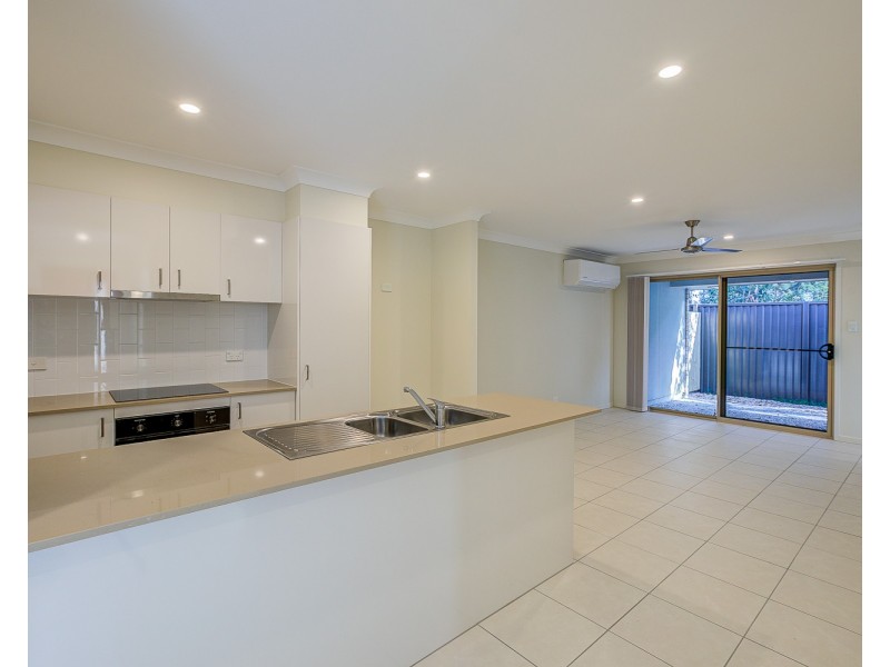 2/35 Alexis Place, Park Ridge QLD 4125