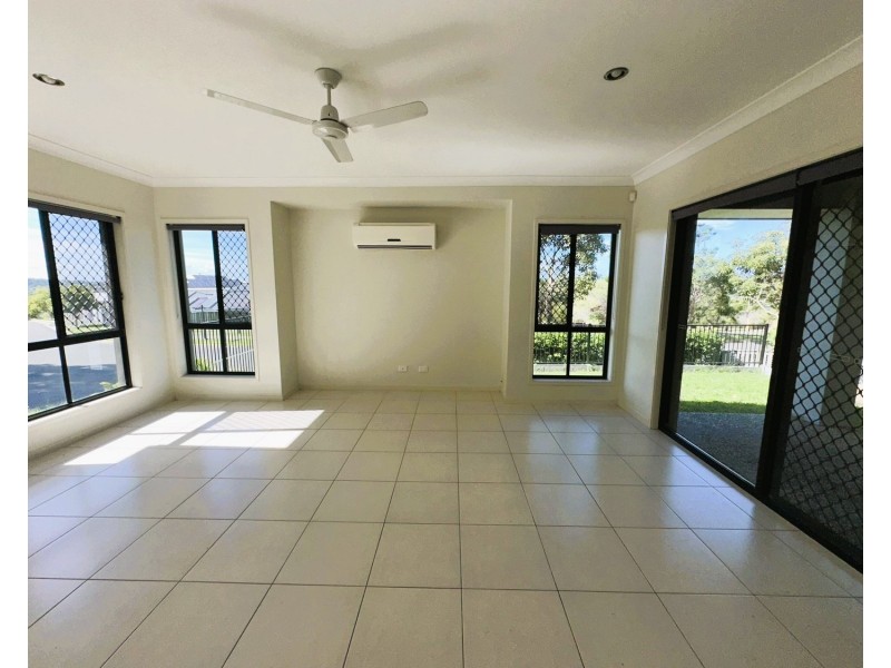 17 Barrington Street, Pacific Pines QLD 4211