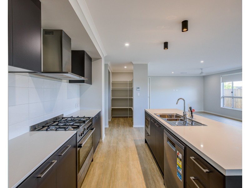 34 Brookview Place, Bahrs Scrub QLD 4207