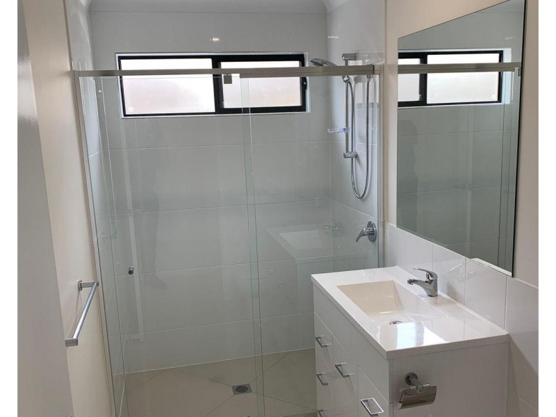 2/28 Greenpark Drive, Crestmead QLD 4132