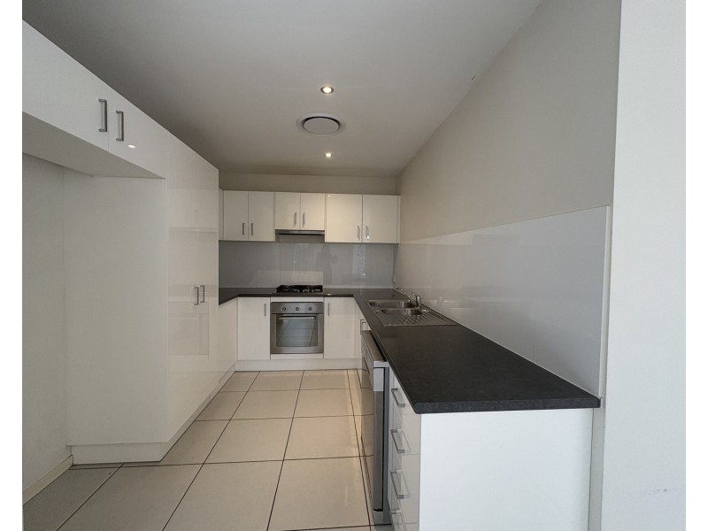 2/10 Joshua Place, Oxenford QLD 4210