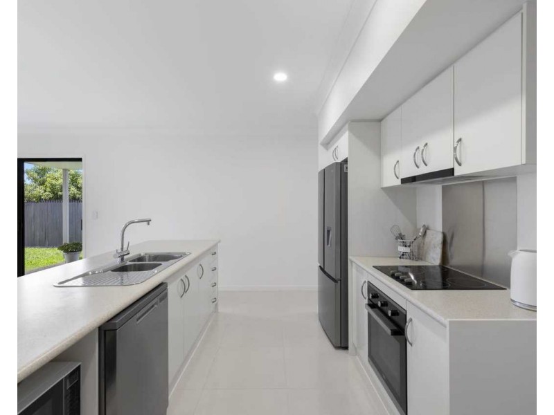 12 Edgeware Road, Pimpama QLD 4209