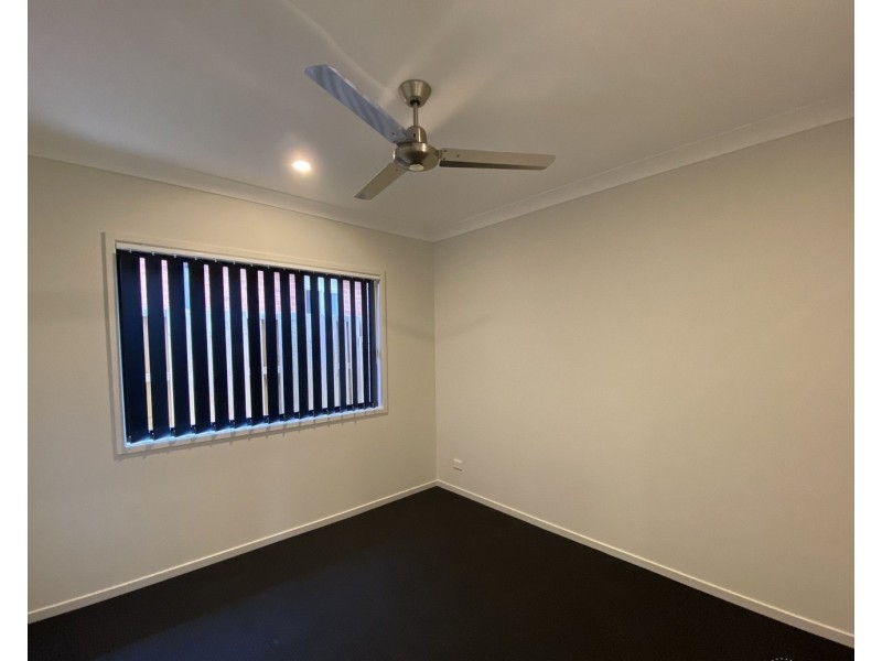 4 Angus Court, Park Ridge QLD 4125