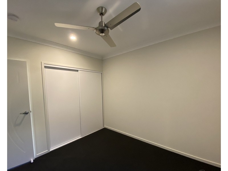 4 Angus Court, Park Ridge QLD 4125