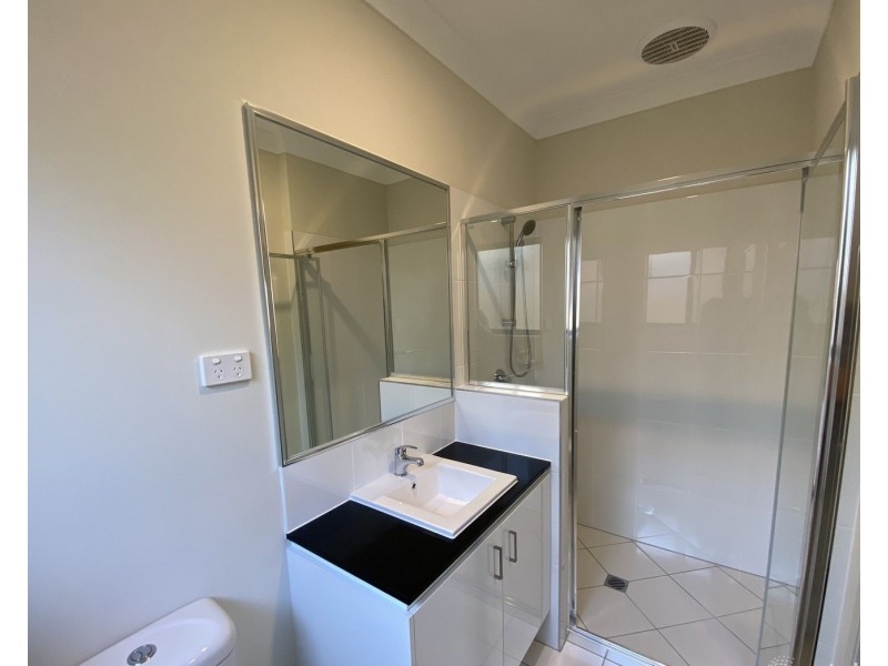 4 Angus Court, Park Ridge QLD 4125