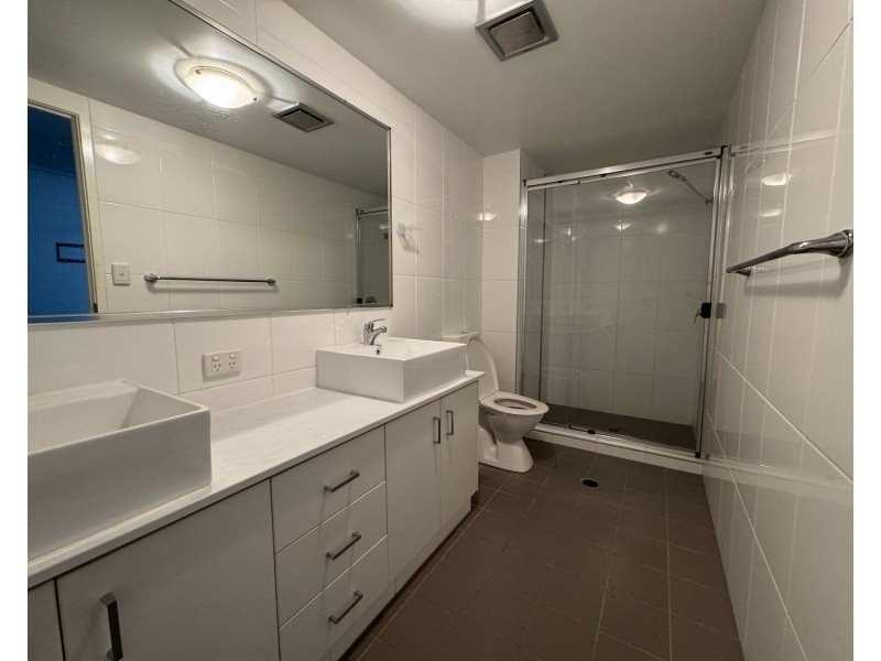 2/8 Proud Street, Labrador QLD 4215