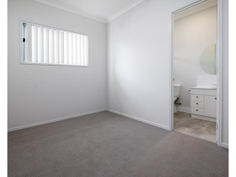 8 Seaford Street, Pimpama QLD 4209