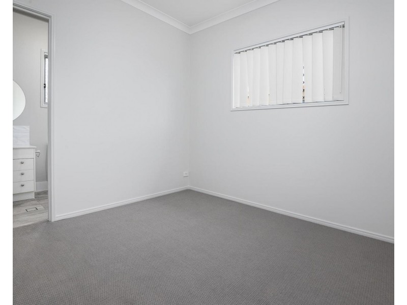 8 Seaford Street, Pimpama QLD 4209