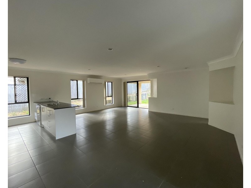 1 Willow Rise Drive, Waterford QLD 4133