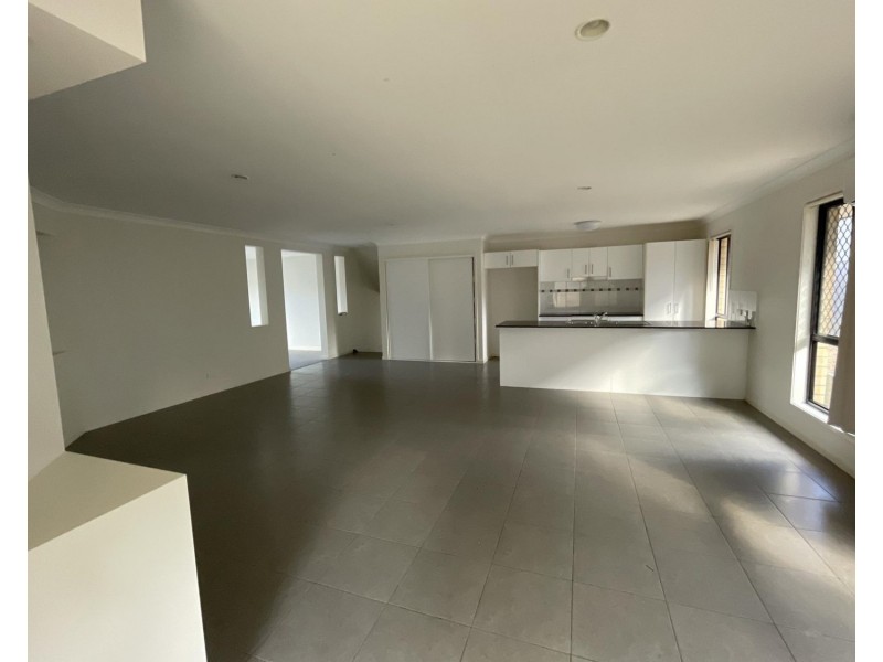 1 Willow Rise Drive, Waterford QLD 4133