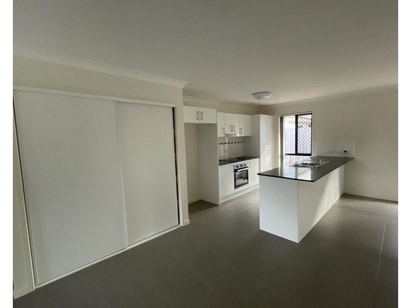 1 Willow Rise Drive, Waterford QLD 4133