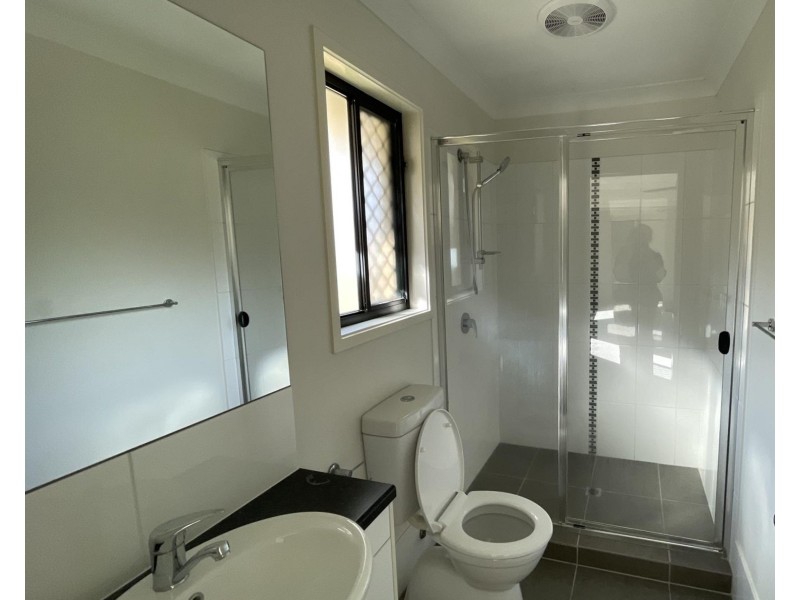 1 Willow Rise Drive, Waterford QLD 4133