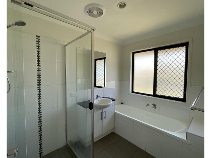 1 Willow Rise Drive, Waterford QLD 4133