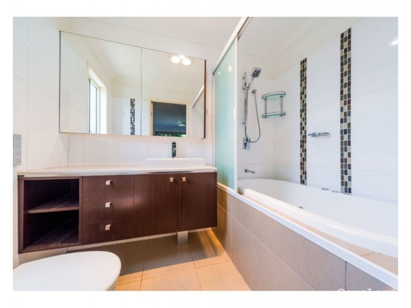 16 Pandora Crescent, Pacific Pines QLD 4211