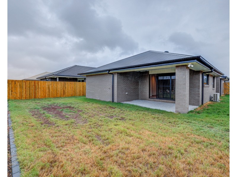 15 Soho Way, Logan Reserve QLD 4133