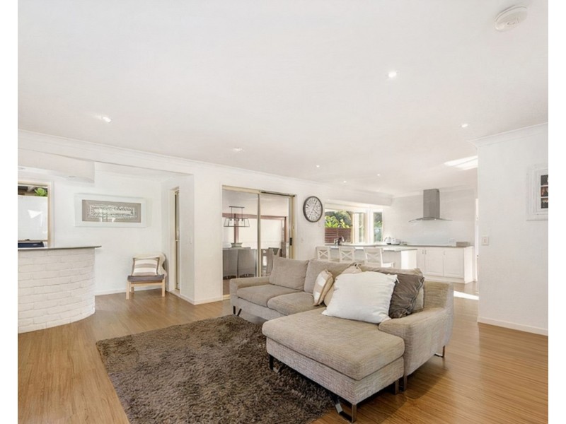 5 Pinnacle Court, Robina QLD 4226