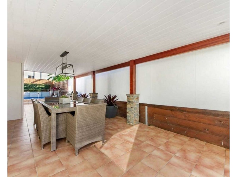 5 Pinnacle Court, Robina QLD 4226