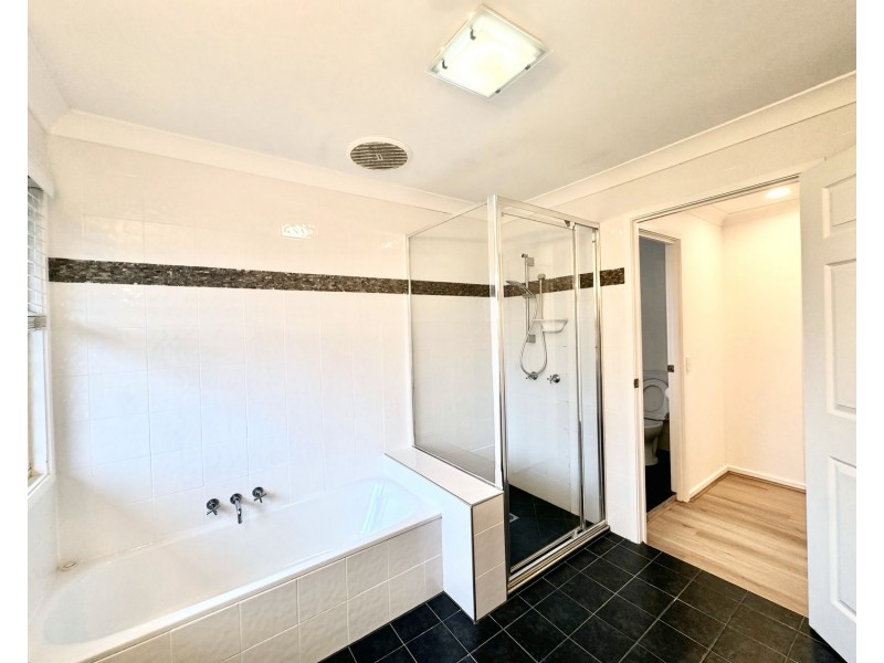 5 Pinnacle Court, Robina QLD 4226