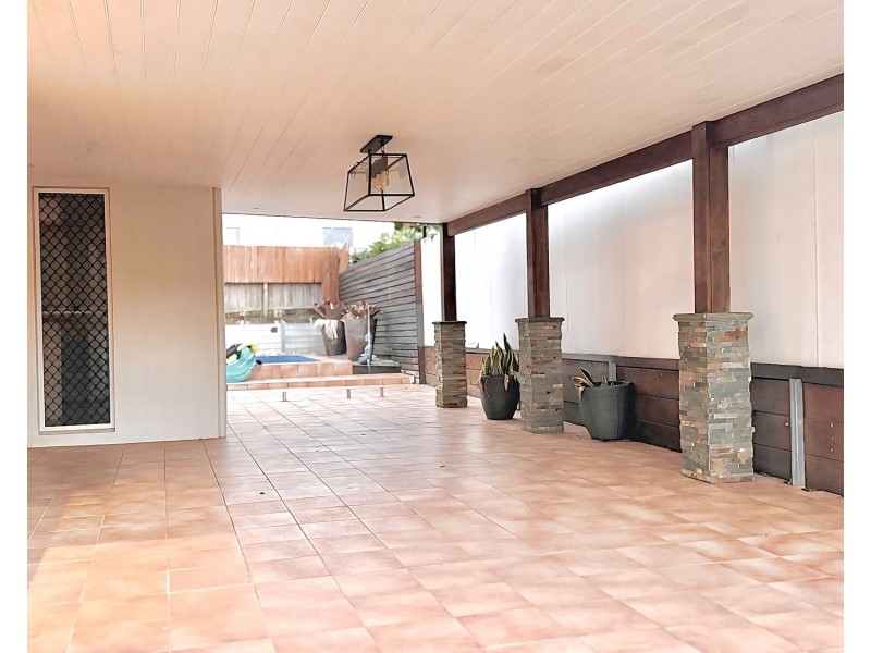 5 Pinnacle Court, Robina QLD 4226