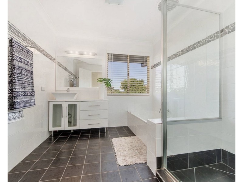 5 Pinnacle Court, Robina QLD 4226