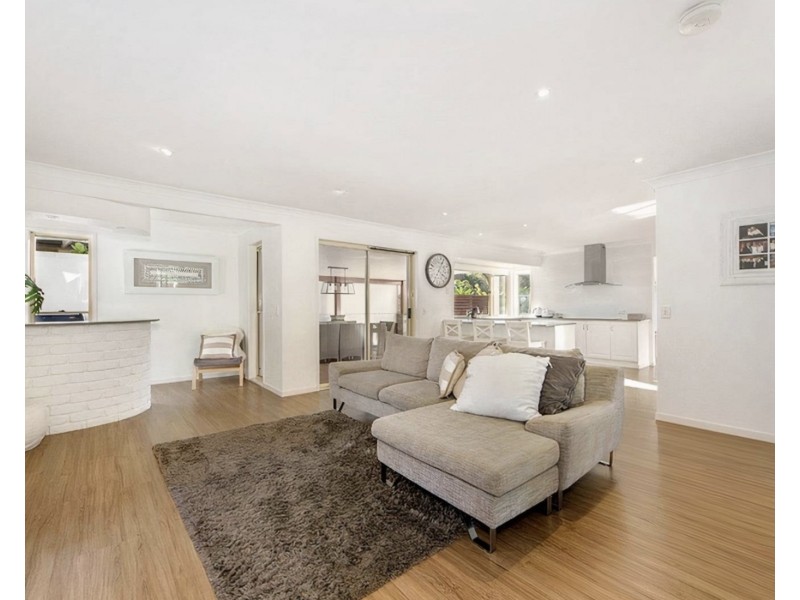 5 Pinnacle Court, Robina QLD 4226