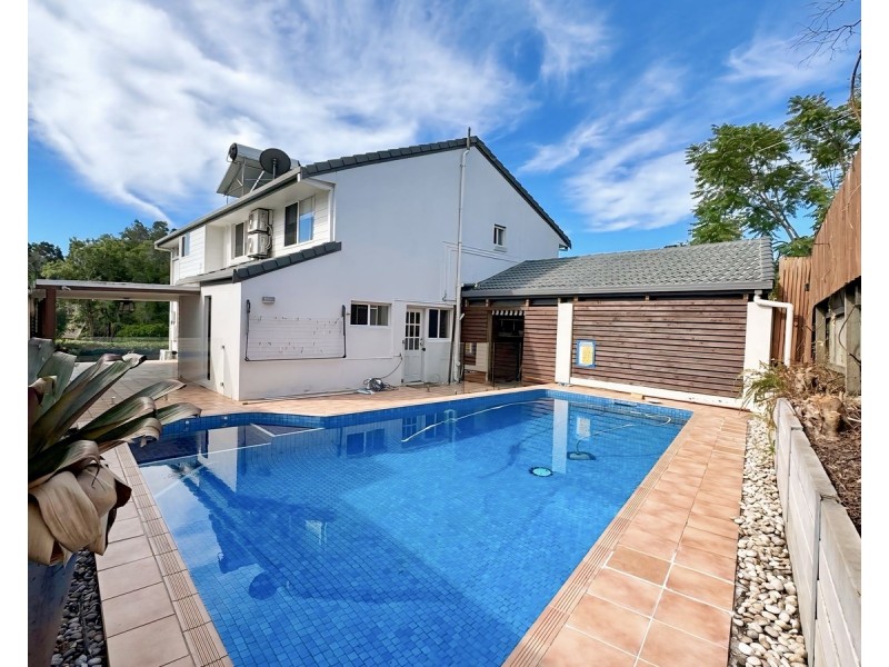 5 Pinnacle Court, Robina QLD 4226