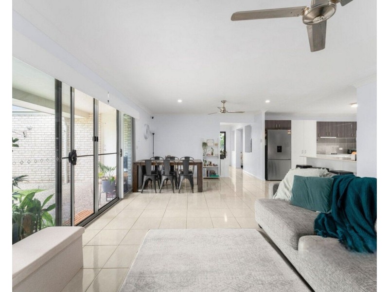 11 Phoebe Way, Gleneagle QLD 4285