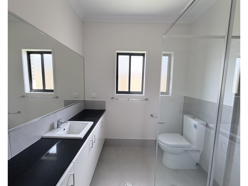 33 Soho Way, Logan Reserve QLD 4133