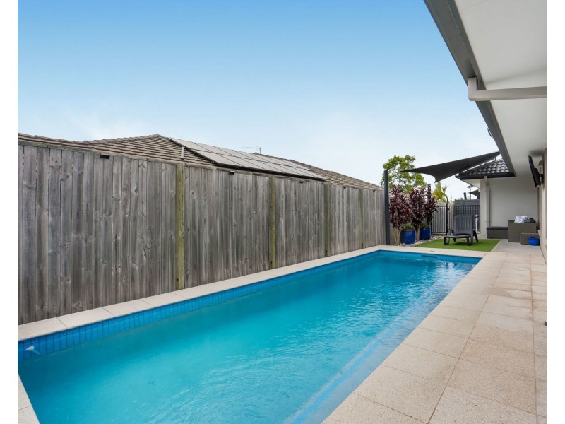 32 Longstaff Crescent, Pimpama QLD 4209