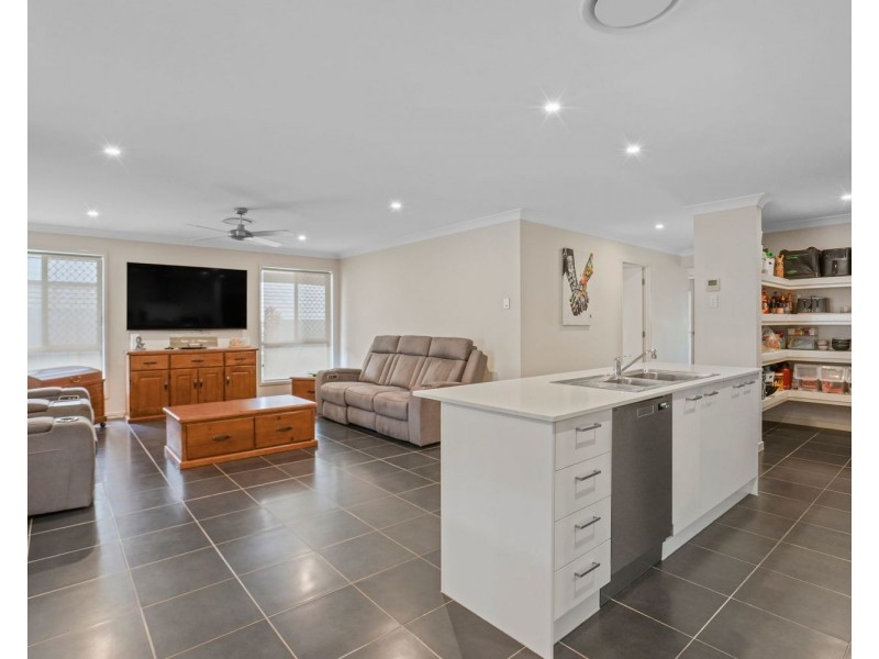 32 Longstaff Crescent, Pimpama QLD 4209