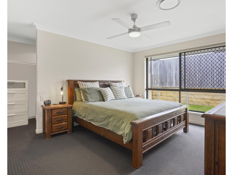 32 Longstaff Crescent, Pimpama QLD 4209