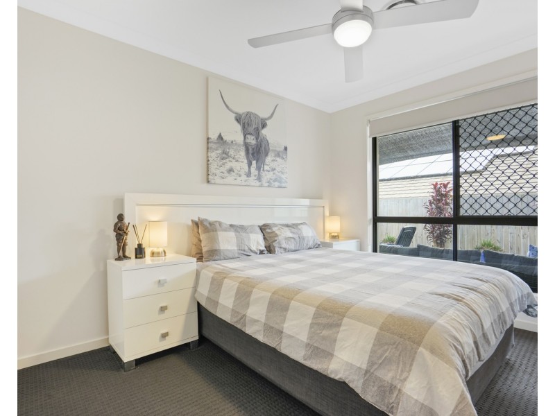 32 Longstaff Crescent, Pimpama QLD 4209