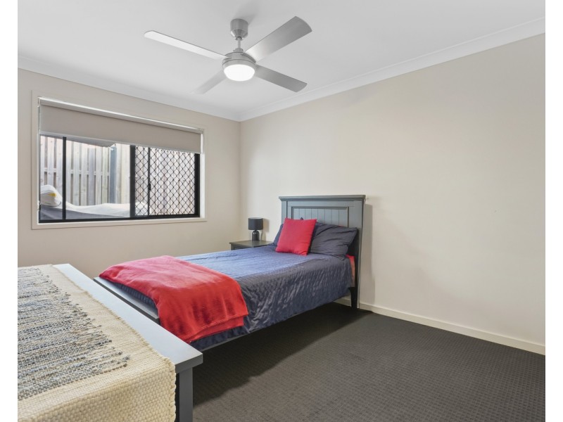 32 Longstaff Crescent, Pimpama QLD 4209