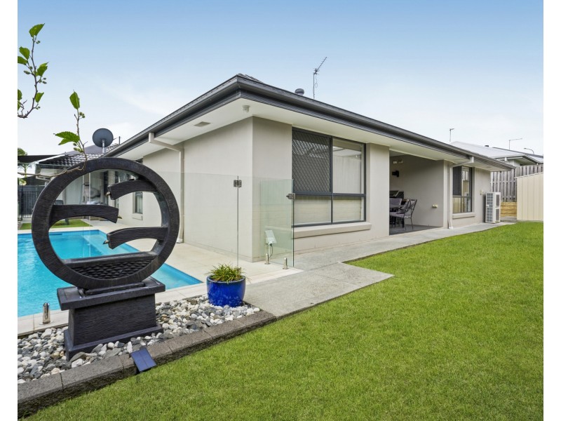32 Longstaff Crescent, Pimpama QLD 4209