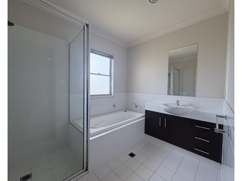 32 The Landings, Upper Coomera QLD 4209