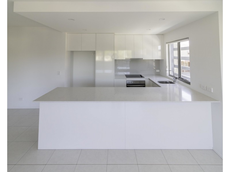 5/101 Pohlman Street, Southport QLD 4215