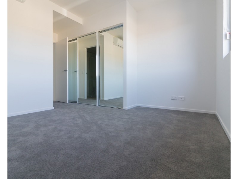 5/101 Pohlman Street, Southport QLD 4215