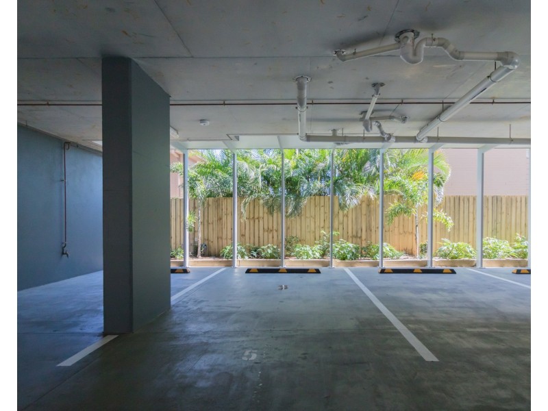 5/101 Pohlman Street, Southport QLD 4215