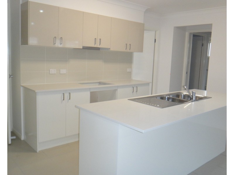 72 Damian Leeding Way, Upper Coomera QLD 4209
