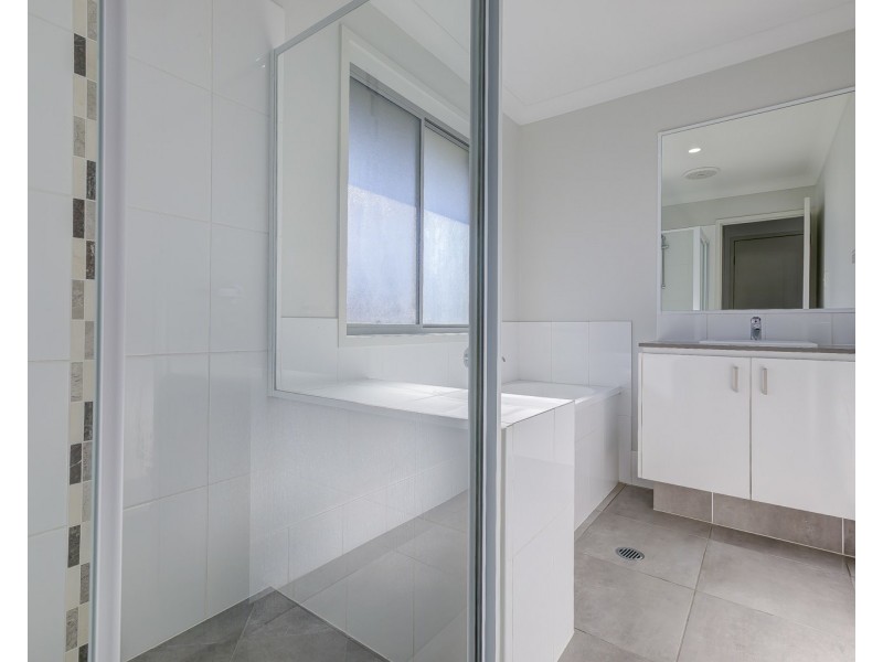 37 Dixon Drive, Pimpama QLD 4209